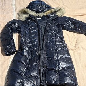 Tahari Glossy Dark Blue Puffer Jacket with Faux Fur Trim